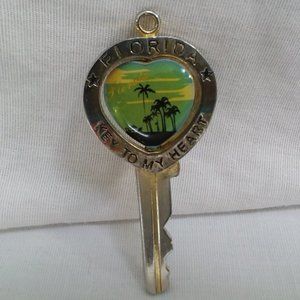 FLORIDA Souvenir Key Metal Silvertone Palm Trees